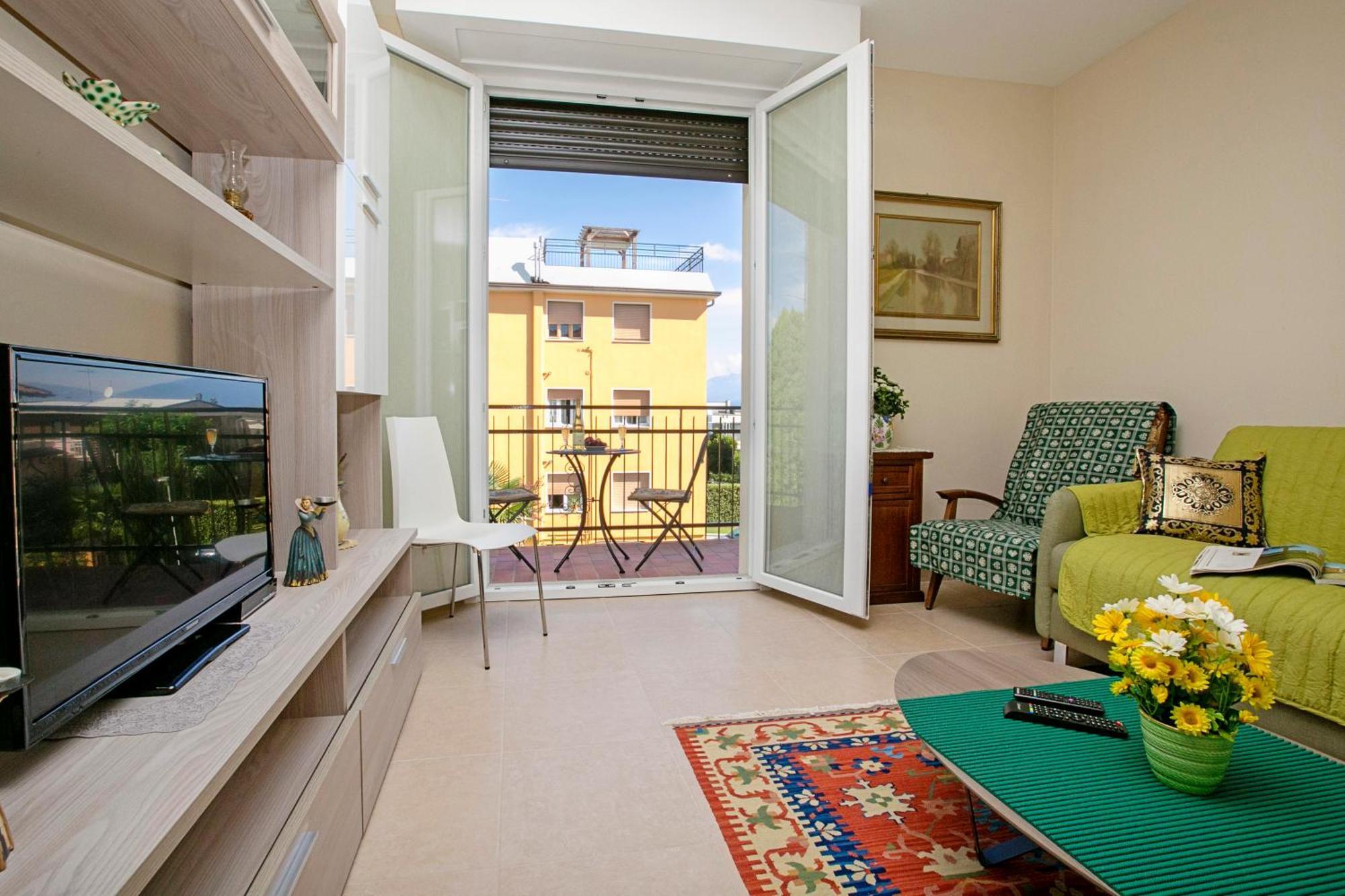 Villa Mimosa - Appartamento 2 - Happy Rentals Desenzano del Garda Exteriör bild